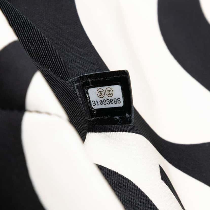 Chanel Medium Printed Silk 19 Flap White Silk Good condition - Box View