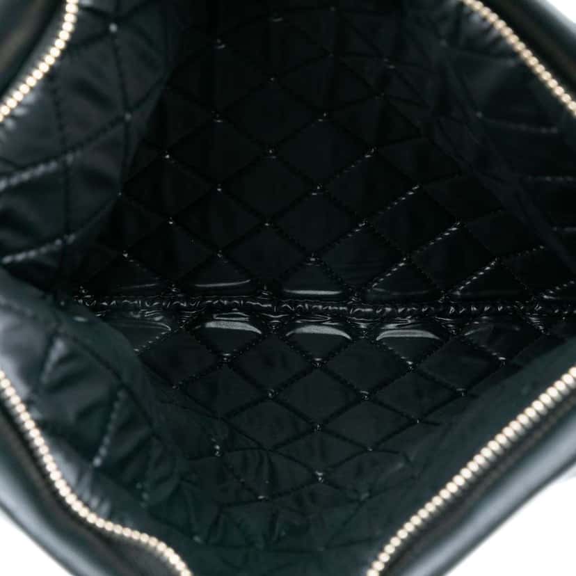 Chanel Quilted Lambskin Boy Foldover Clutch Black Leather Good condition - Model View