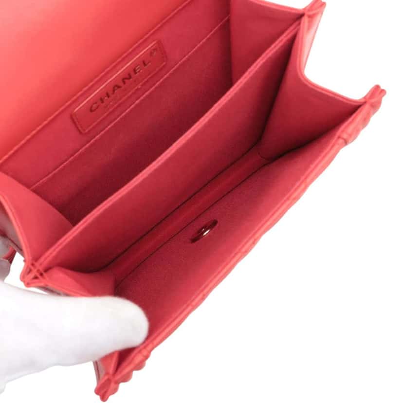 Chanel Quilted Lambskin North South Boy Flap Red Leather Good condition - Model View