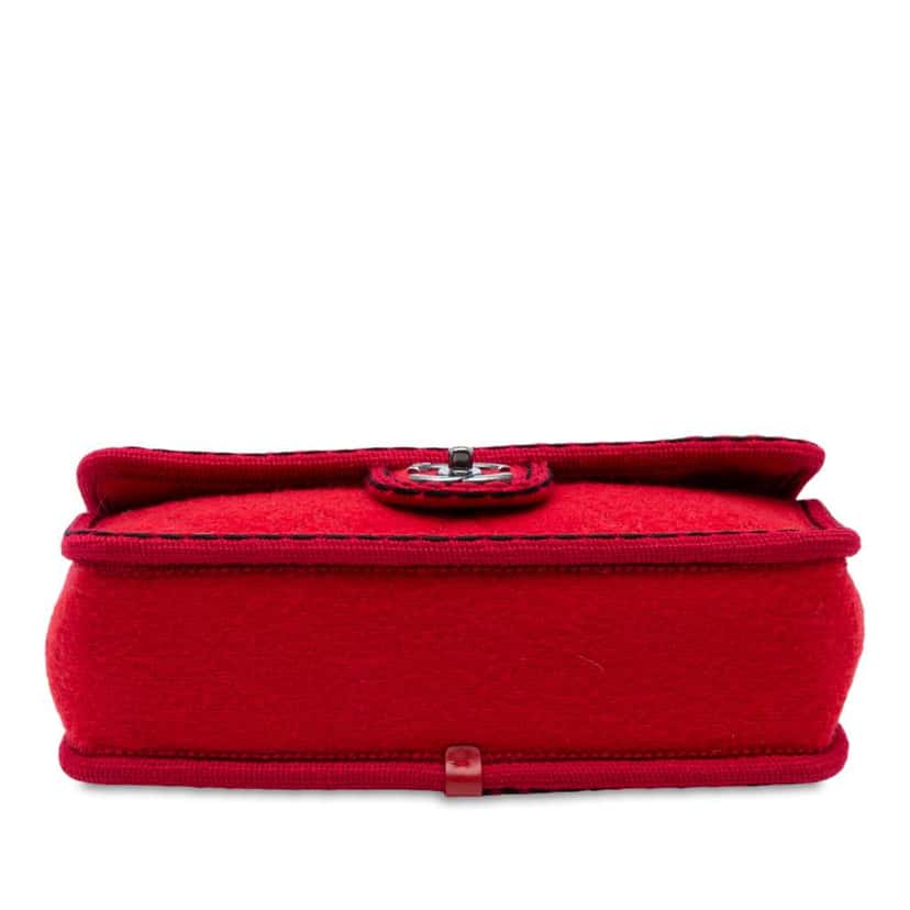 Chanel Paris-Salzburg Medium Quilted Wool Edelweiss Flap Red Wool Good condition - Inside View
