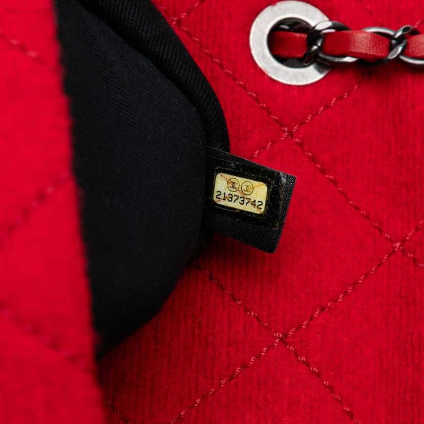 Chanel Paris-Salzburg Medium Quilted Wool Edelweiss Flap Red Wool Good condition - Box View