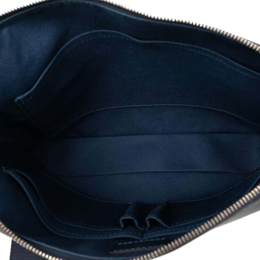 Louis Vuitton Taiga Grigori PM Blue Leather Good condition - Model View