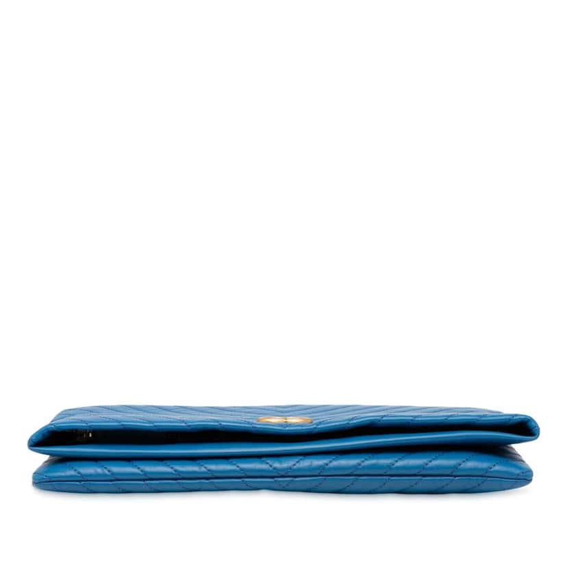 Chanel CC Chevron Lambskin Fold Over Clutch Blue Leather Good condition - Inside View