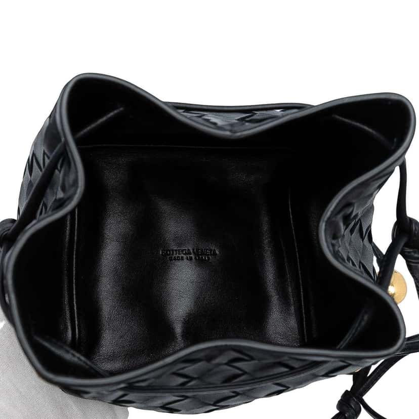 Bottega Veneta Small Nappa Intrecciato Bucket Bag Black Leather Good condition - Model View