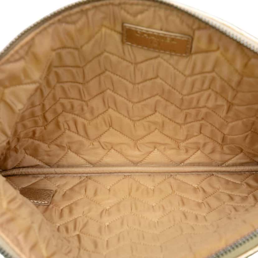 Chanel Medium Chevron Metallic Calfskin O Case Clutch Gold Leather Good condition - Model View