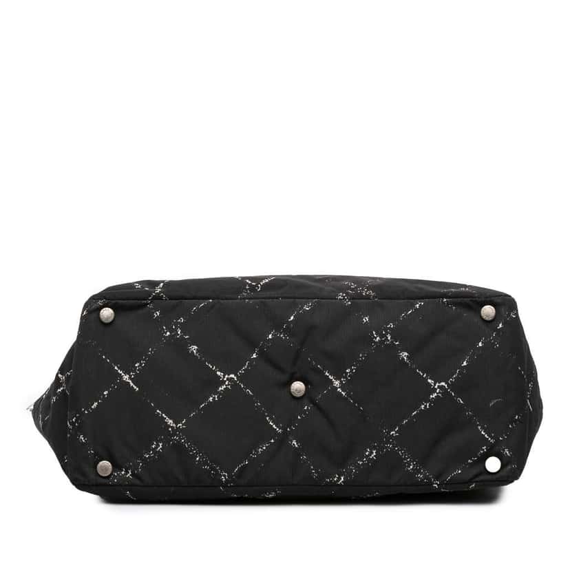 Chanel Old Travel Line Nylon Tote Black Good condition - Inside View