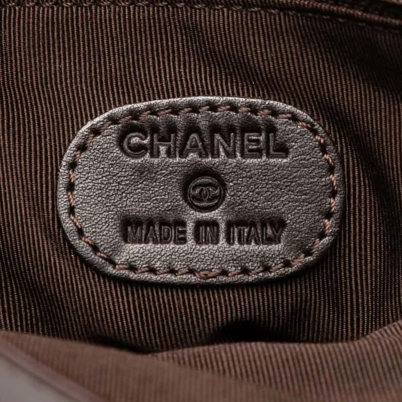Chanel Lambskin Leather Crossbody Red Leather Very good condition - Box View