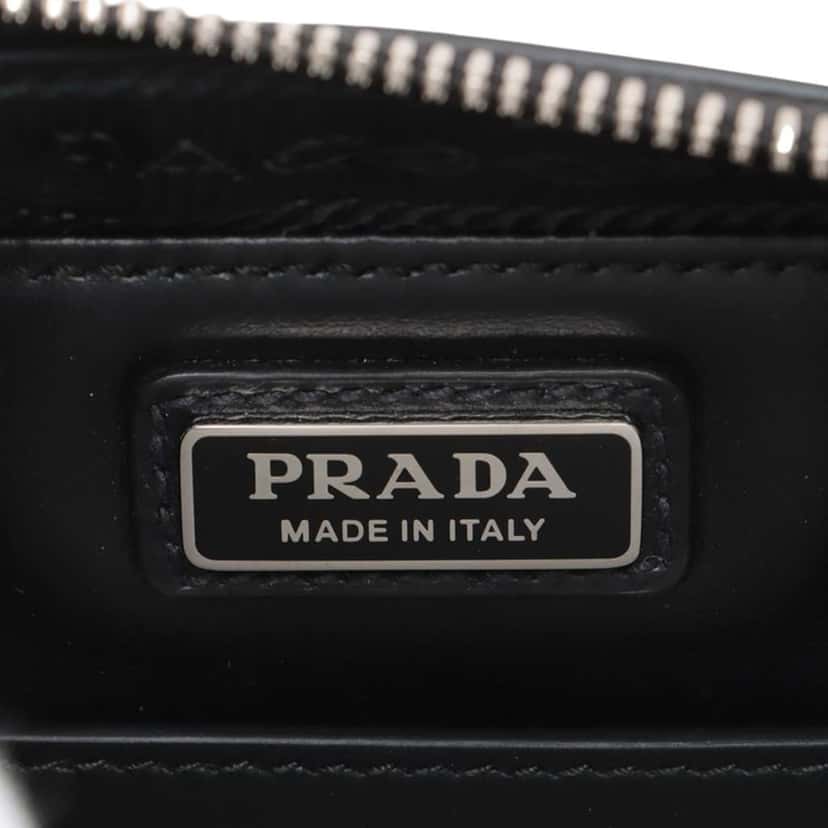 Prada Brushed Leather Brique Crossbody Black Leather Good condition - Model View
