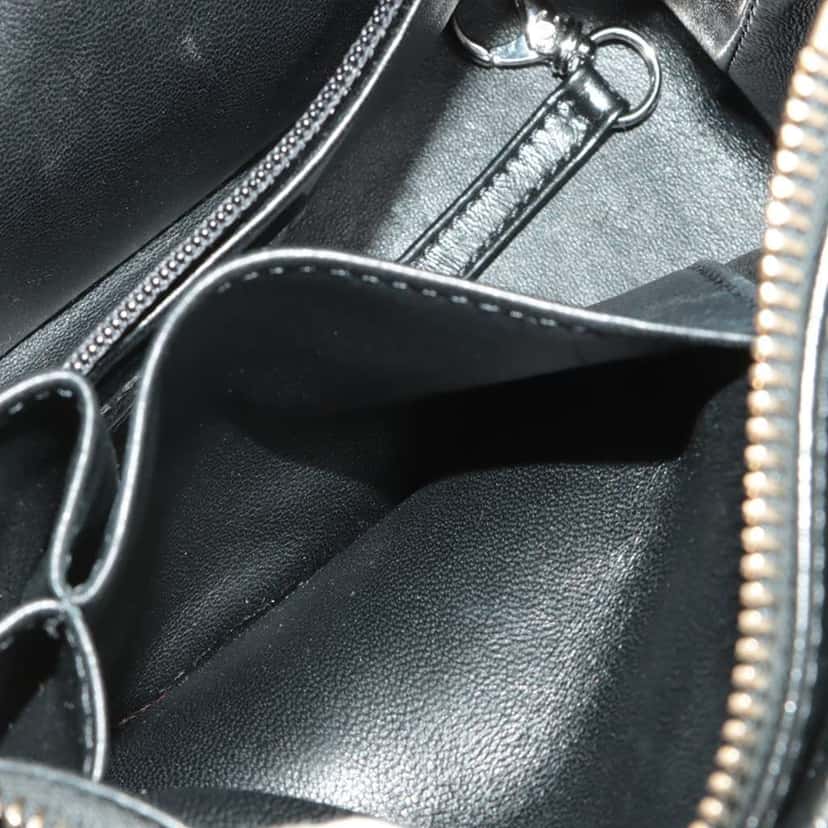 Chanel Small Knit and Calfskin Gabrielle Hobo Black Leather Good condition - Model View