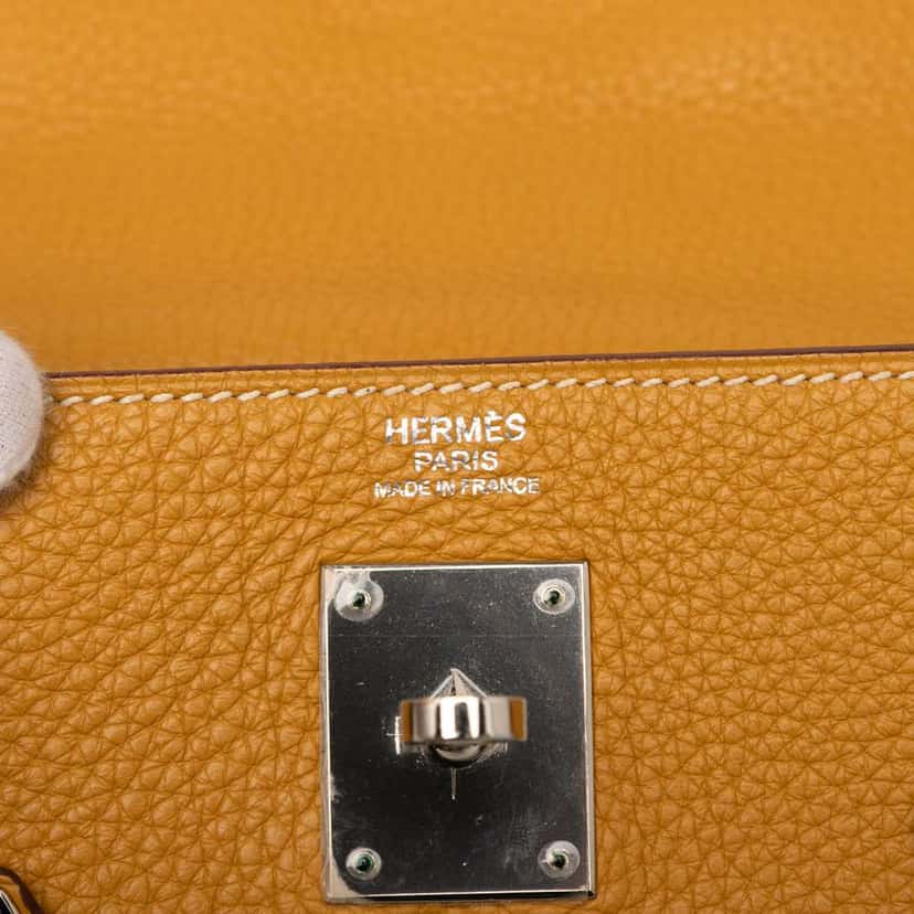 Hermès Clemence Kelly II Retourne 32 Yellow Leather Good condition - Box View