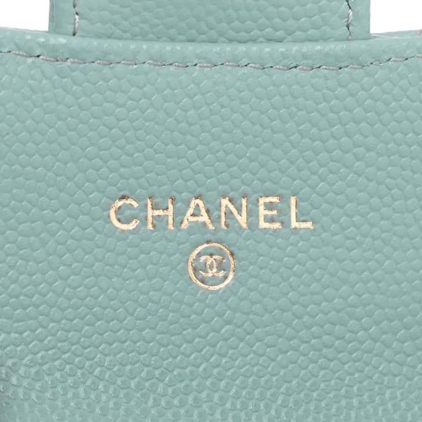 Chanel Mini Classic Caviar Clutch With Chain Blue Leather Good condition - Model View