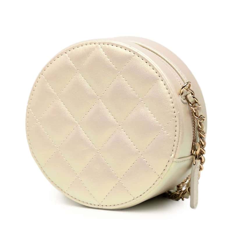 Chanel Iridescent Quilted Lambskin Round Clutch With Chain White Leather Good condition - Back View