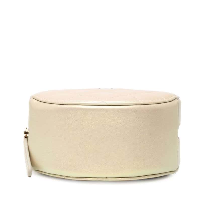 Chanel Iridescent Quilted Lambskin Round Clutch With Chain White Leather Good condition - Inside View