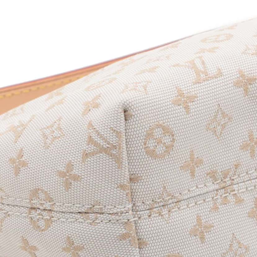 Louis Vuitton Monogram Canvas Hills Mini Pochette White Canvas Good condition - Box View