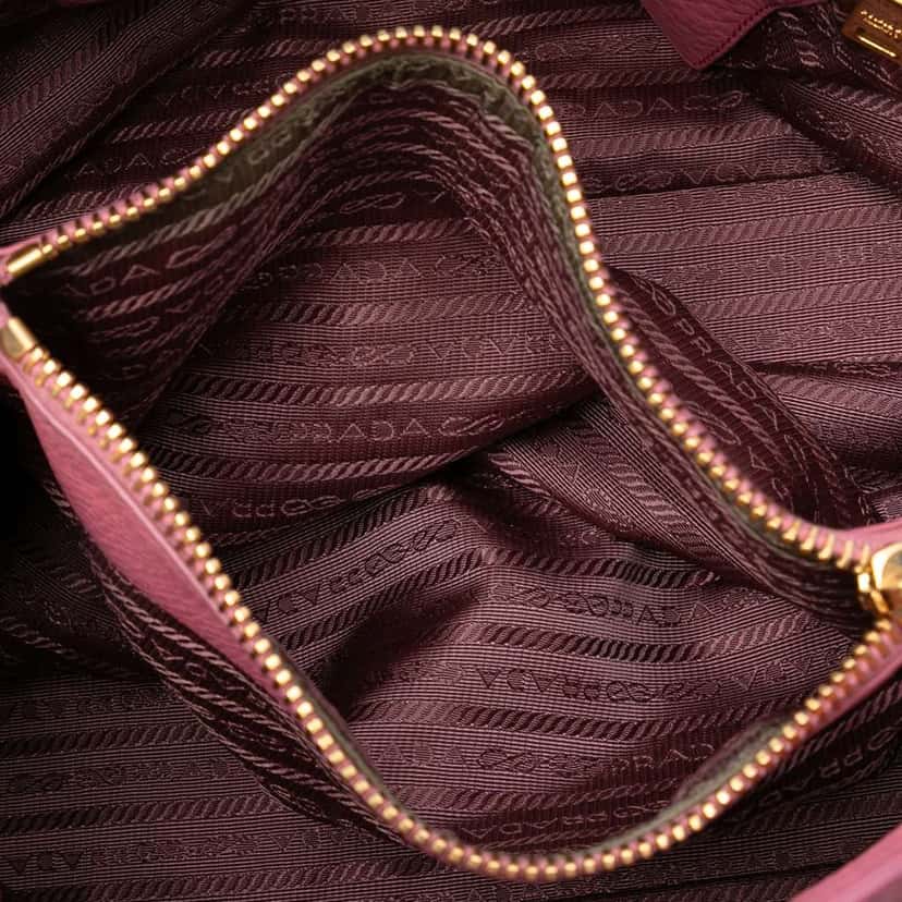 Prada Vitello Daino Open Convertible Tote Pink Leather Good condition - Model View