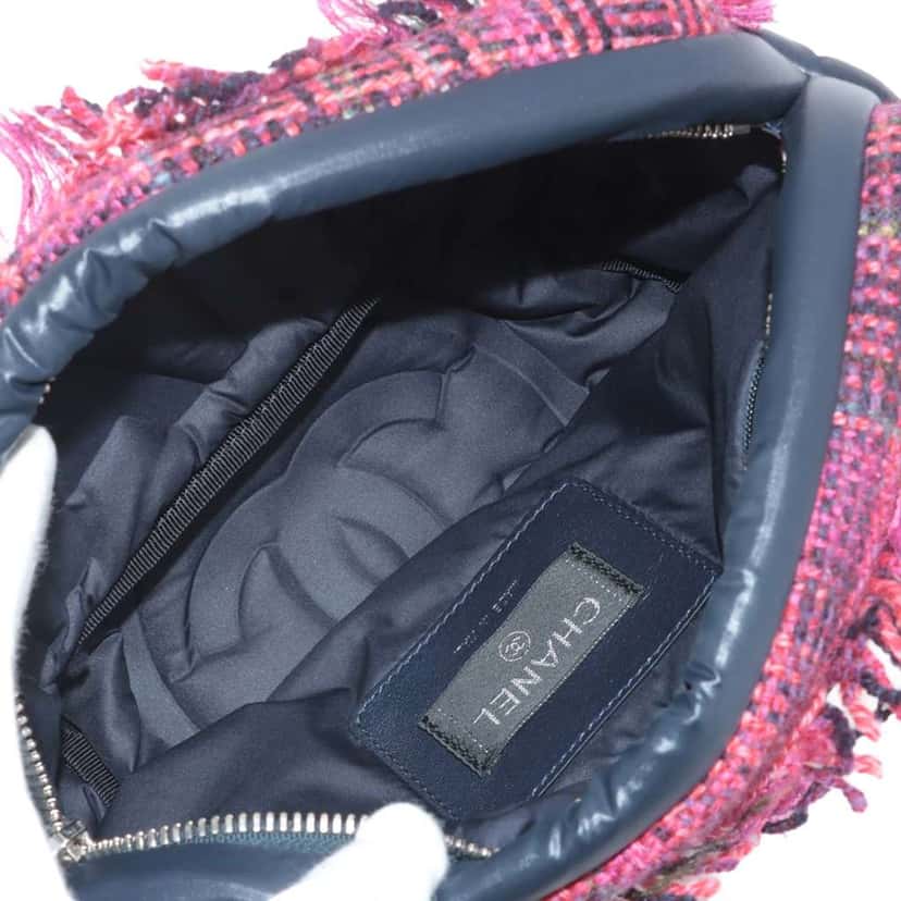 Chanel Embossed Nylon Tweed Doudoune Belt Bag Blue Good condition - Model View