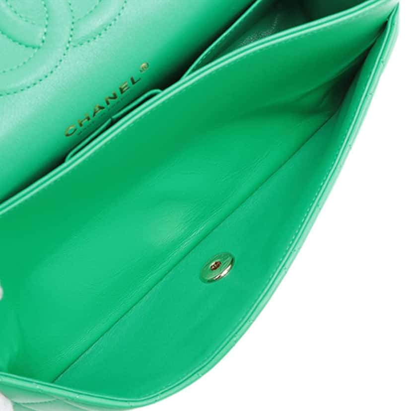 Chanel Medium Classic Lambskin Double Flap Green Leather Good condition - Box View