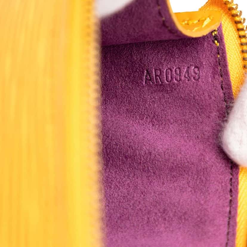 Louis Vuitton Epi Pochette Accessoires Yellow Leather Good condition - Box View