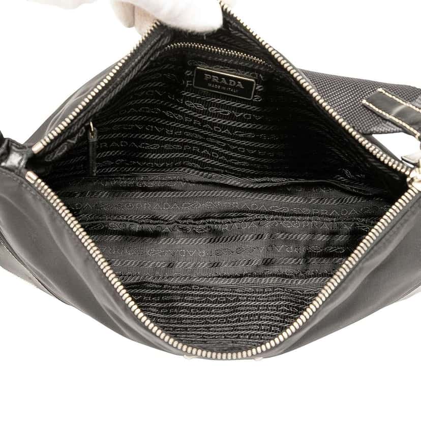Prada Leather Trimmed Tessuto Shoulder Bag Black Good condition - Model View