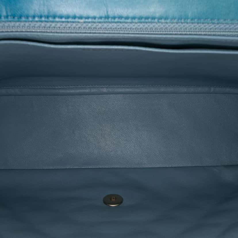 Chanel Maxi Classic Lambskin Degrade Single Flap Blue Leather Good condition - Model View