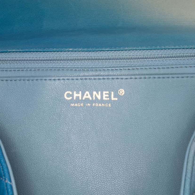 Chanel Maxi Classic Lambskin Degrade Single Flap Blue Leather Good condition - Box View