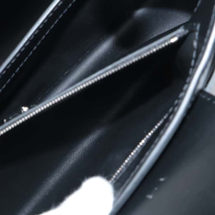 Louis Vuitton Limited Edition Liu Wei Artycapucines Calfskin Capucines MM Black Leather Good condition - Box View