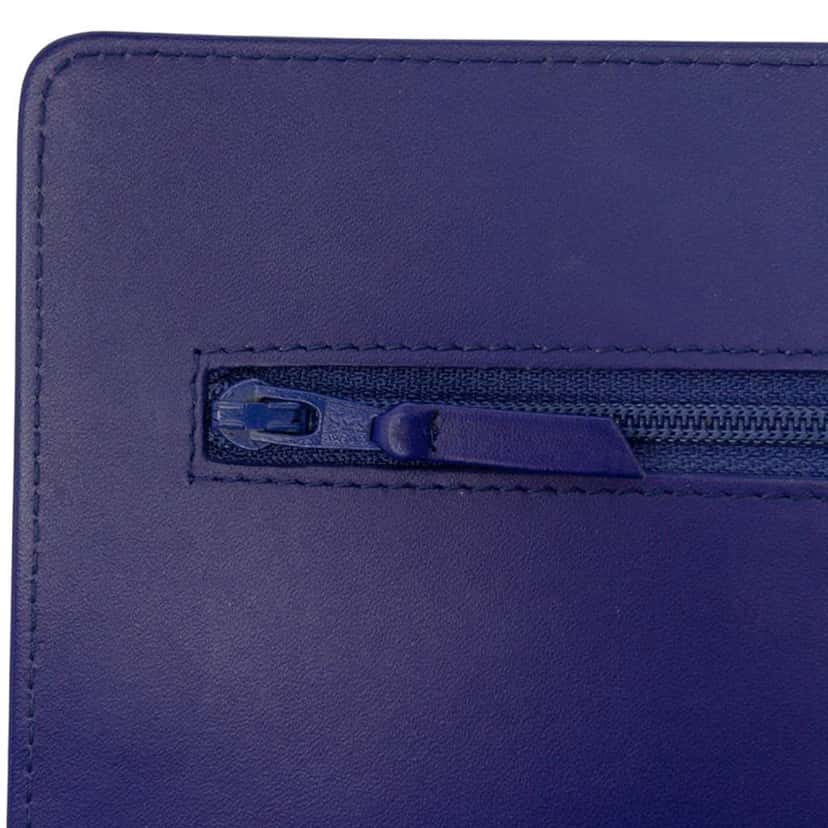 Chanel CC Patent Caviar Wallet On Chain Blue Leather Good condition - Box View