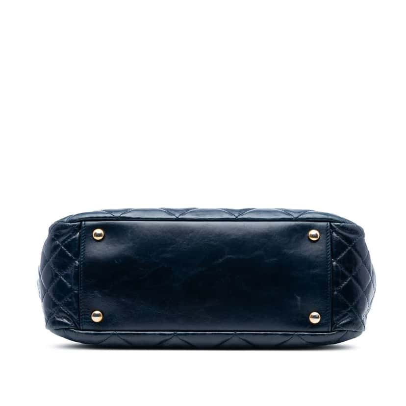 Chanel Small Quilted Aged Calfskin Daily Walk Flap Blue Leather Good condition - Inside View