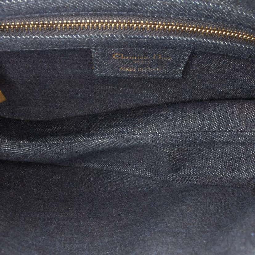 Dior Denim Tie Dye Saddle Bag Blue Denim Good condition - Model View