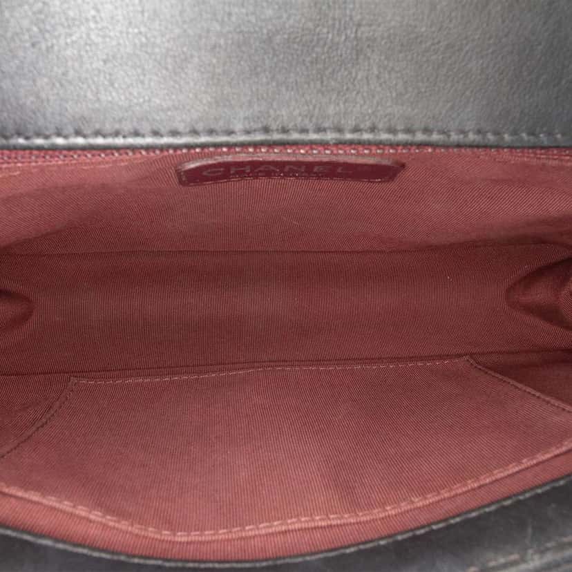 Chanel Medium Quilted Velvet Wild Stitch Boy Flap Black Velvet Good condition - Model View