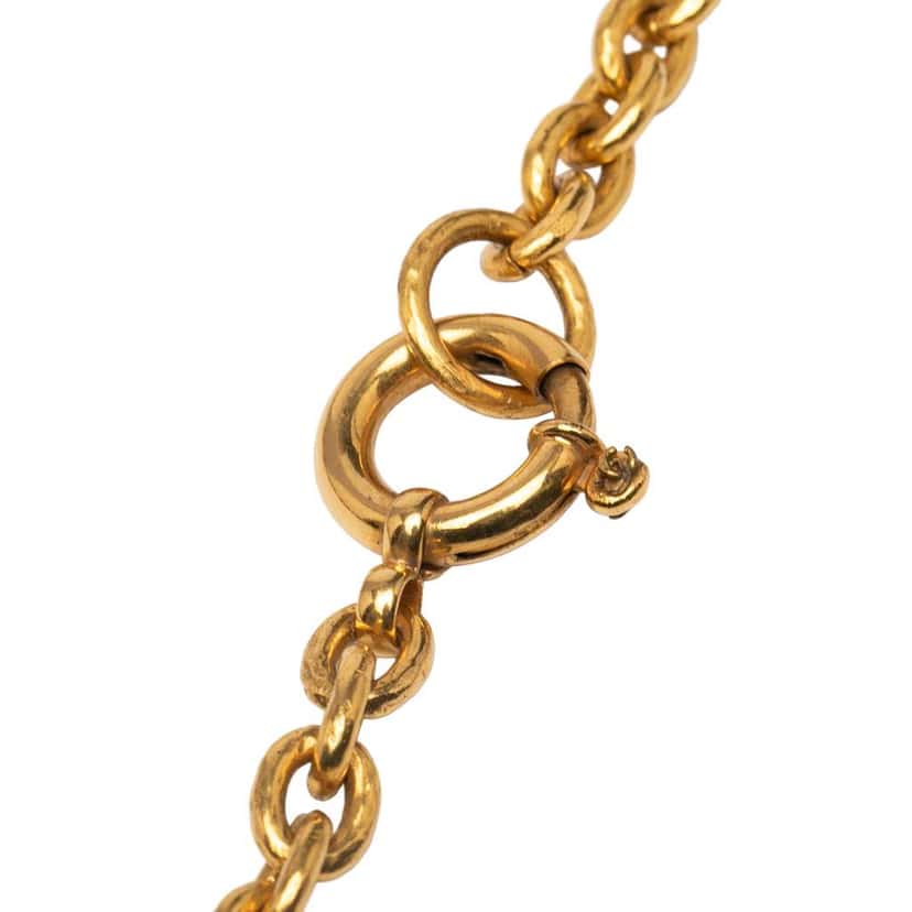 Chanel Gold Plated Triple CC Pendant Necklace Gold Metal Good condition - Model View