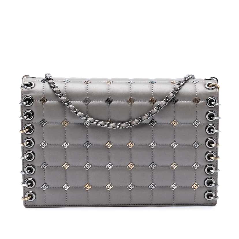 Chanel Small Lambskin Chocolate Bar CC Piercing Studded Chain Flap Grey Leather Very good condition - Front View