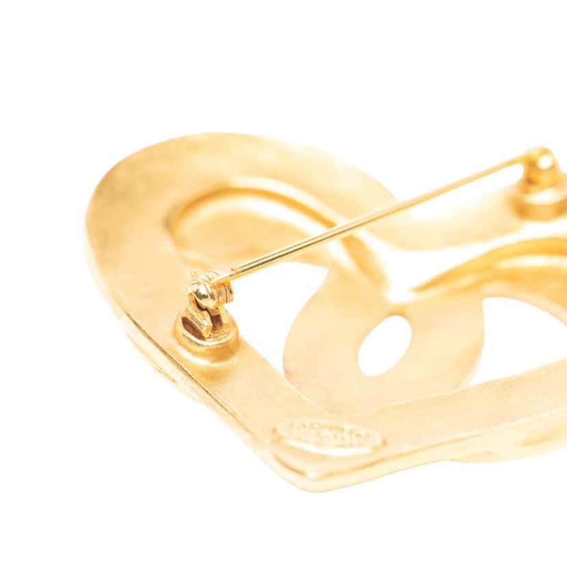 Chanel Gold Plated CC Heart Brooch Gold Metal Good condition - Model View