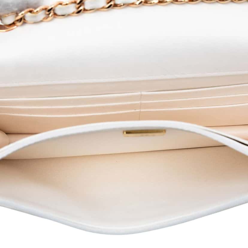 Chanel CC Quilted Lambskin Frame Wallet On Chain White Leather Good condition - Model View