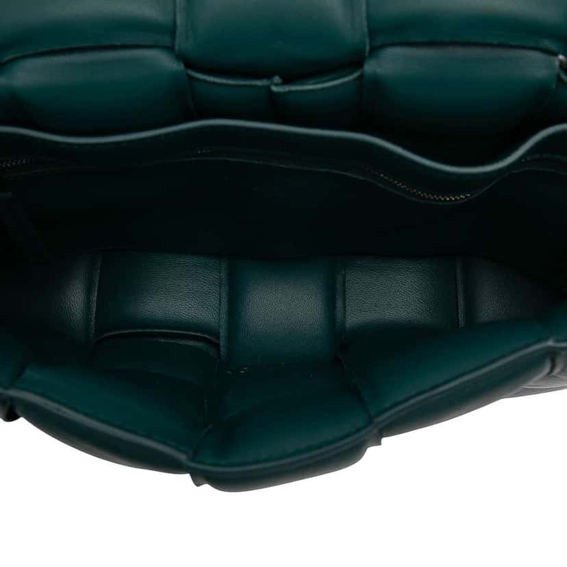 Bottega Veneta Nappa Intrecciato Padded Cassette Crossbody Green Leather Good condition - Model View