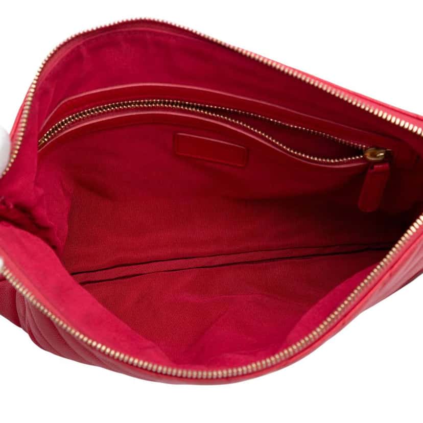Chanel Medium Chevron Caviar Ancient Greek Charms O Case Clutch Red Leather Good condition - Model View