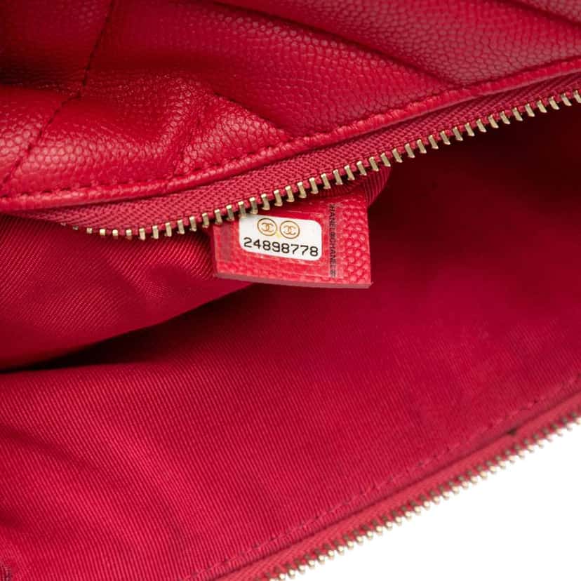 Chanel Medium Chevron Caviar Ancient Greek Charms O Case Clutch Red Leather Good condition - Box View