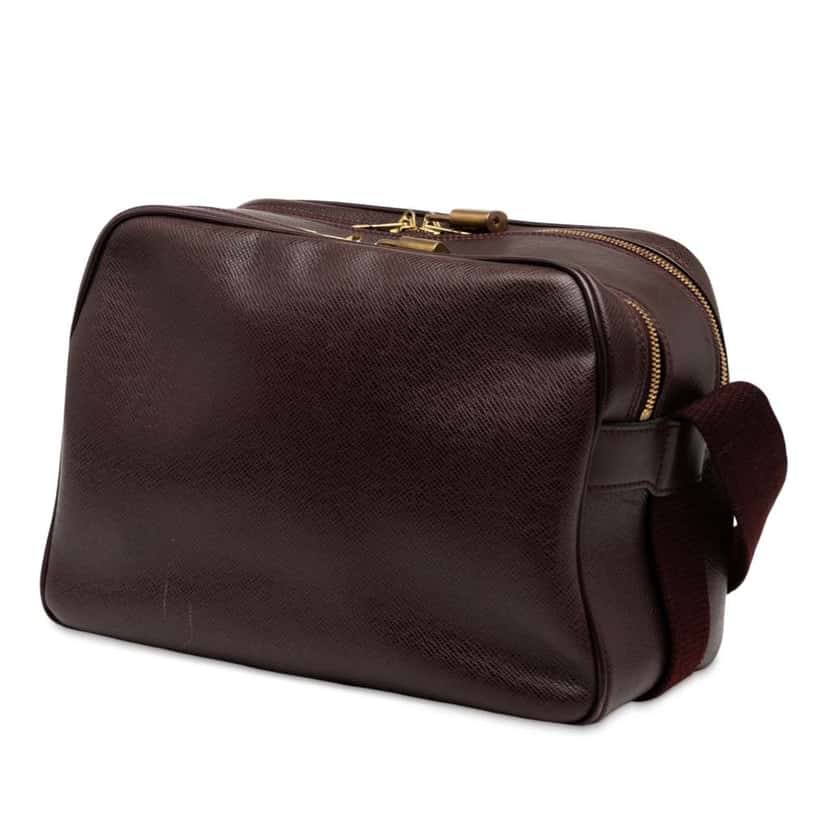 Louis Vuitton Taiga Reporter PM Red Leather Good condition - Back View