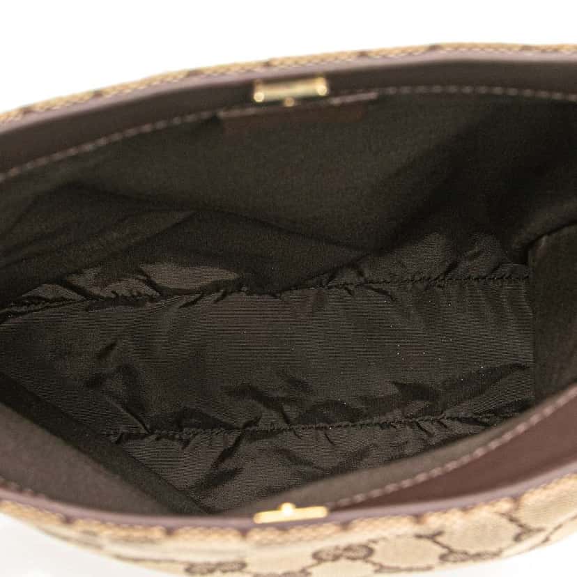 Gucci GG Canvas Shoulder Bag Brown Canvas Good condition - Model View
