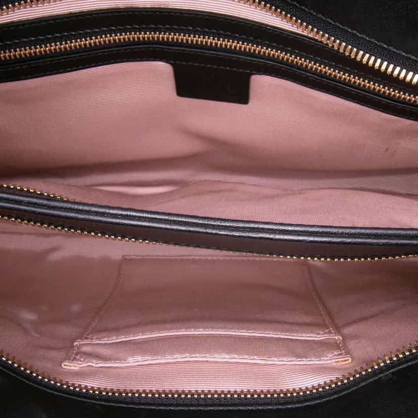 Gucci Leather Arli Shoulder Bag Black Leather Good condition - Model View