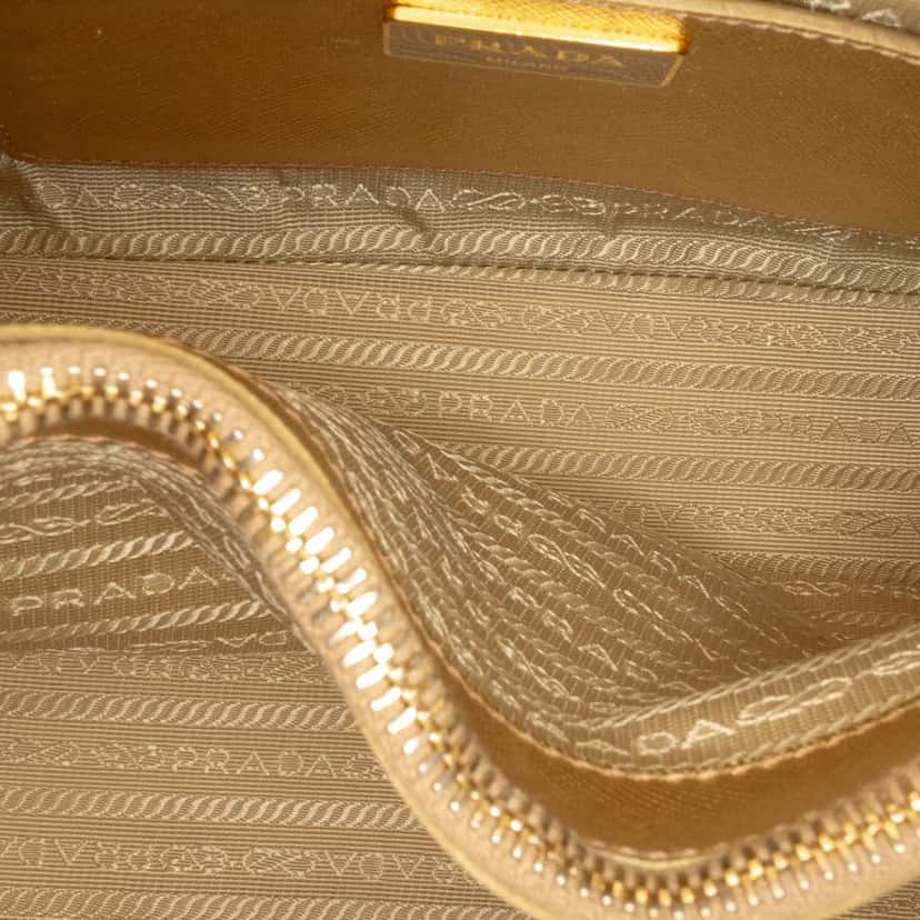 Prada Medium Saffiano Lux Open Promenade Satchel Gold Leather Good condition - Model View