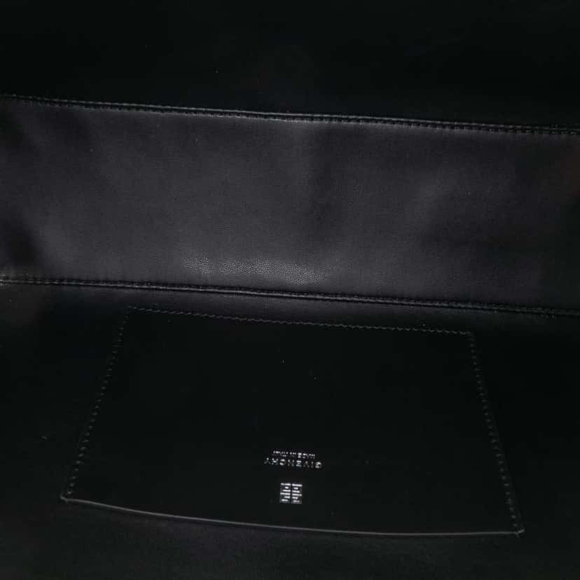 Givenchy Medium Leather Moon Cut Out Bag Black Leather Good condition - Model View