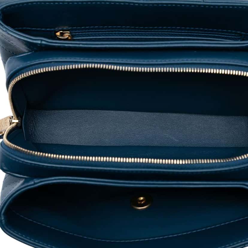 Chanel Small Chevron Lambskin Stitched Envelope Flap Blue Leather Good condition - Model View