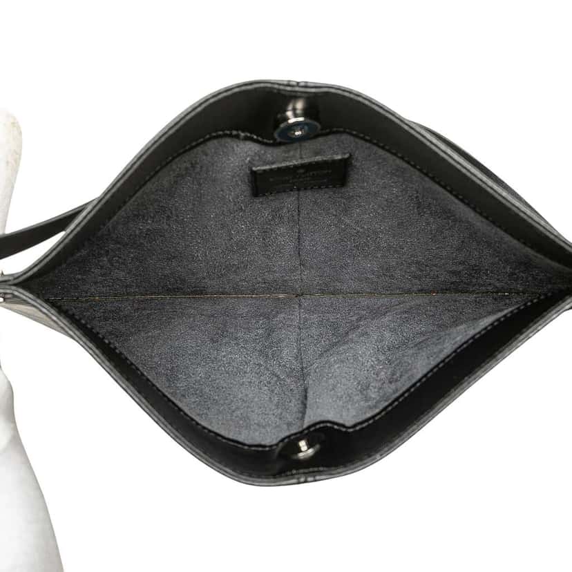 Louis Vuitton Epi Demi Lune Pochette Black Leather Good condition - Model View