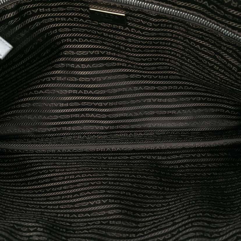 Prada Saffiano Flat Briefcase Grey Leather Good condition - Model View