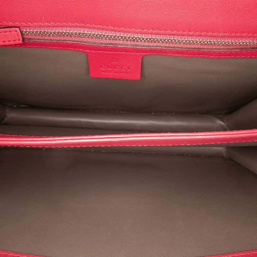 Gucci Medium Patent Dollar Interlocking G Crossbody Red Leather Good condition - Model View