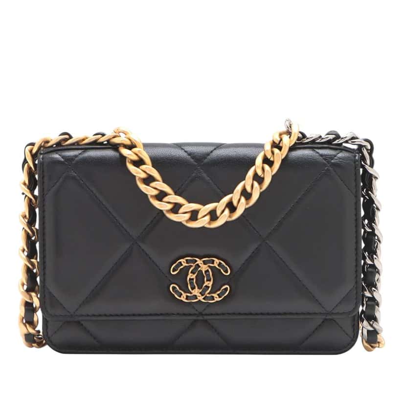 Chanel Quilted Lambskin 19 Wallet on Chain Black Leather Good condition - Front View