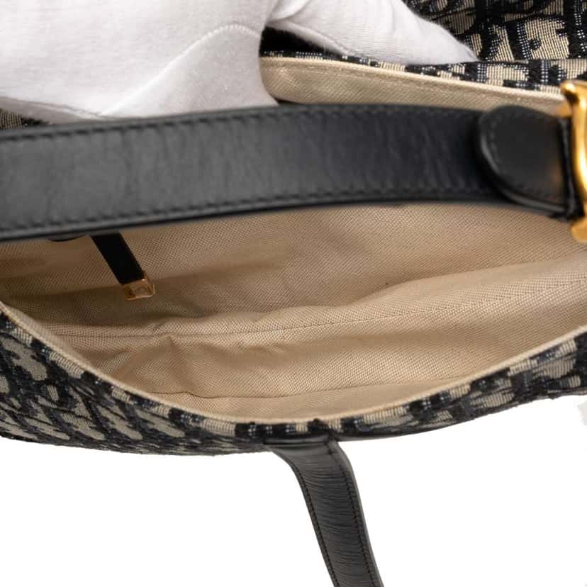 Dior Oblique Canvas Saddle Bag Blue Canvas Good condition - Model View