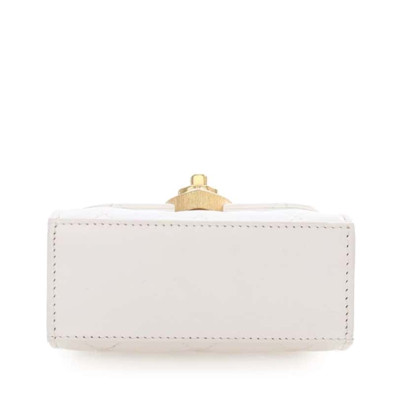Chanel Mini Quilted Lambskin CC Enamel Heart Clutch With Chain White Leather Very good condition - Box View