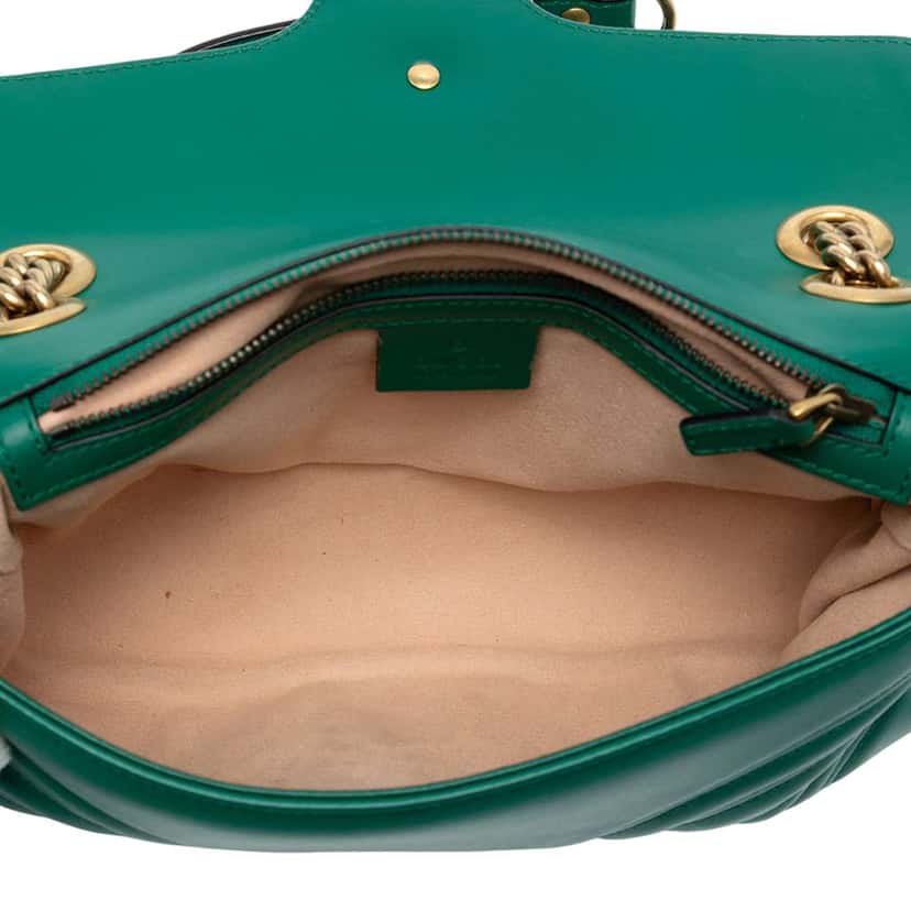 Gucci Medium GG Marmont Matelasse Leather Shoulder Bag Green Leather Good condition - Model View